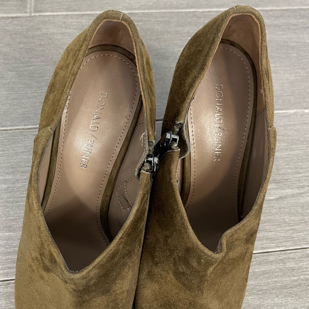 Donald J Pliner Verie Shooties Suede Ankle Boots Booties Shoes Stacked Heels 9.5 - Picture 9 of 16